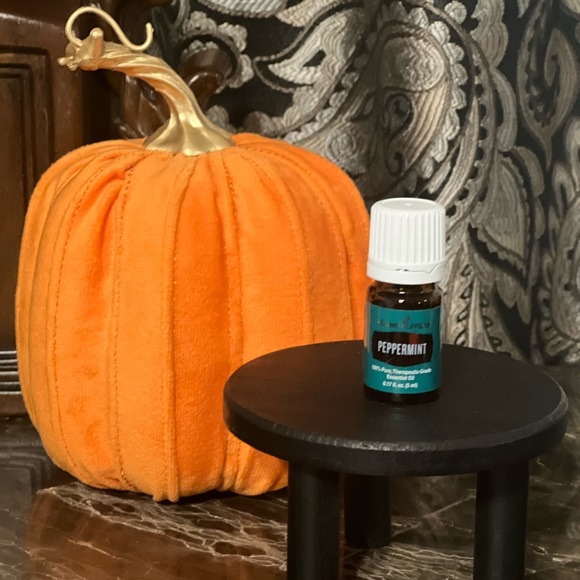Young Living Peppermint Essential Oil (5ml) - Picture 1 of 1